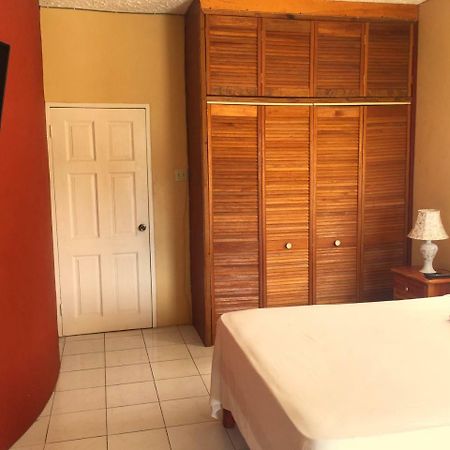 Yaad Hostel Montego Bay Esterno foto