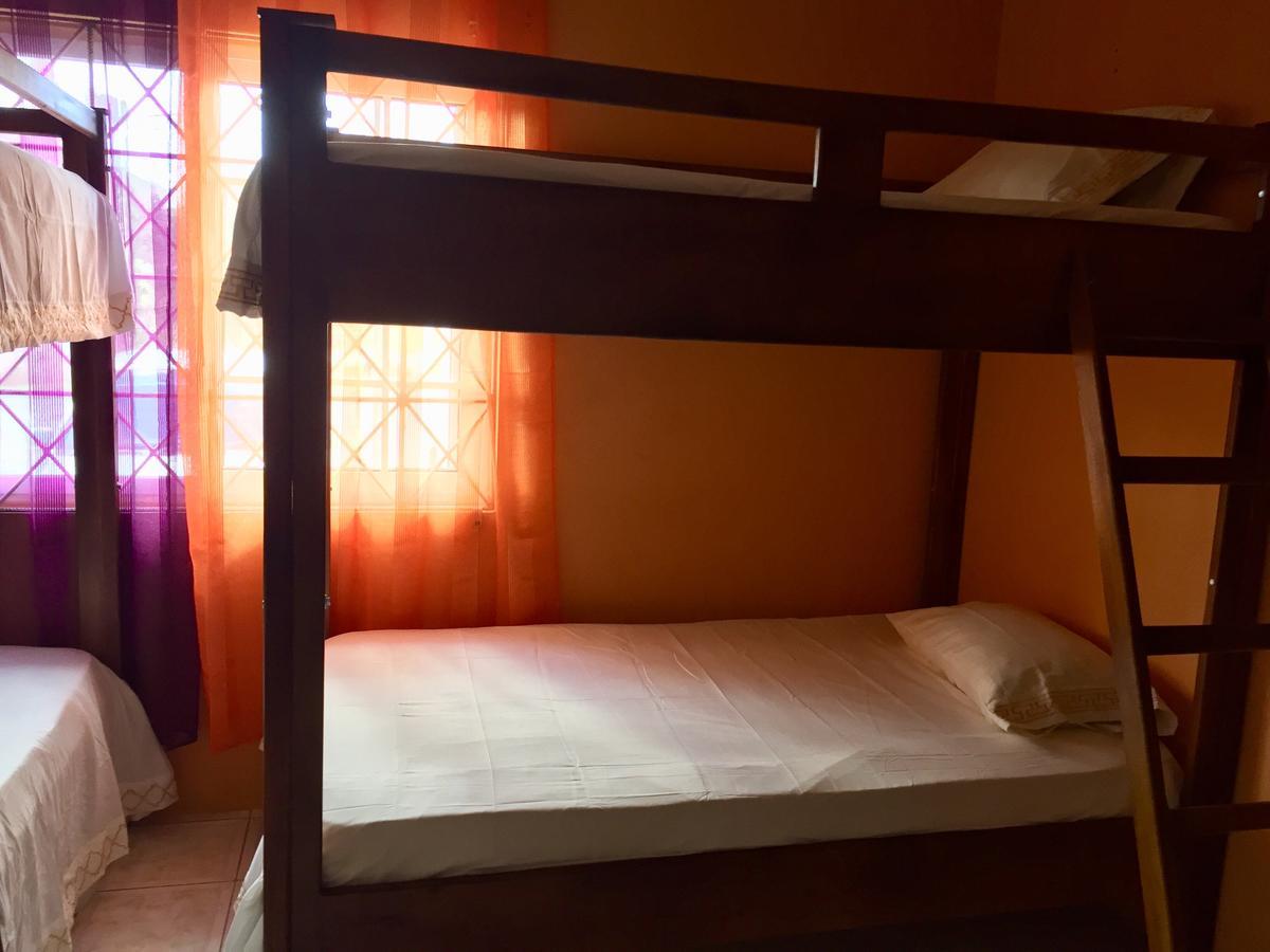 Yaad Hostel Montego Bay Esterno foto