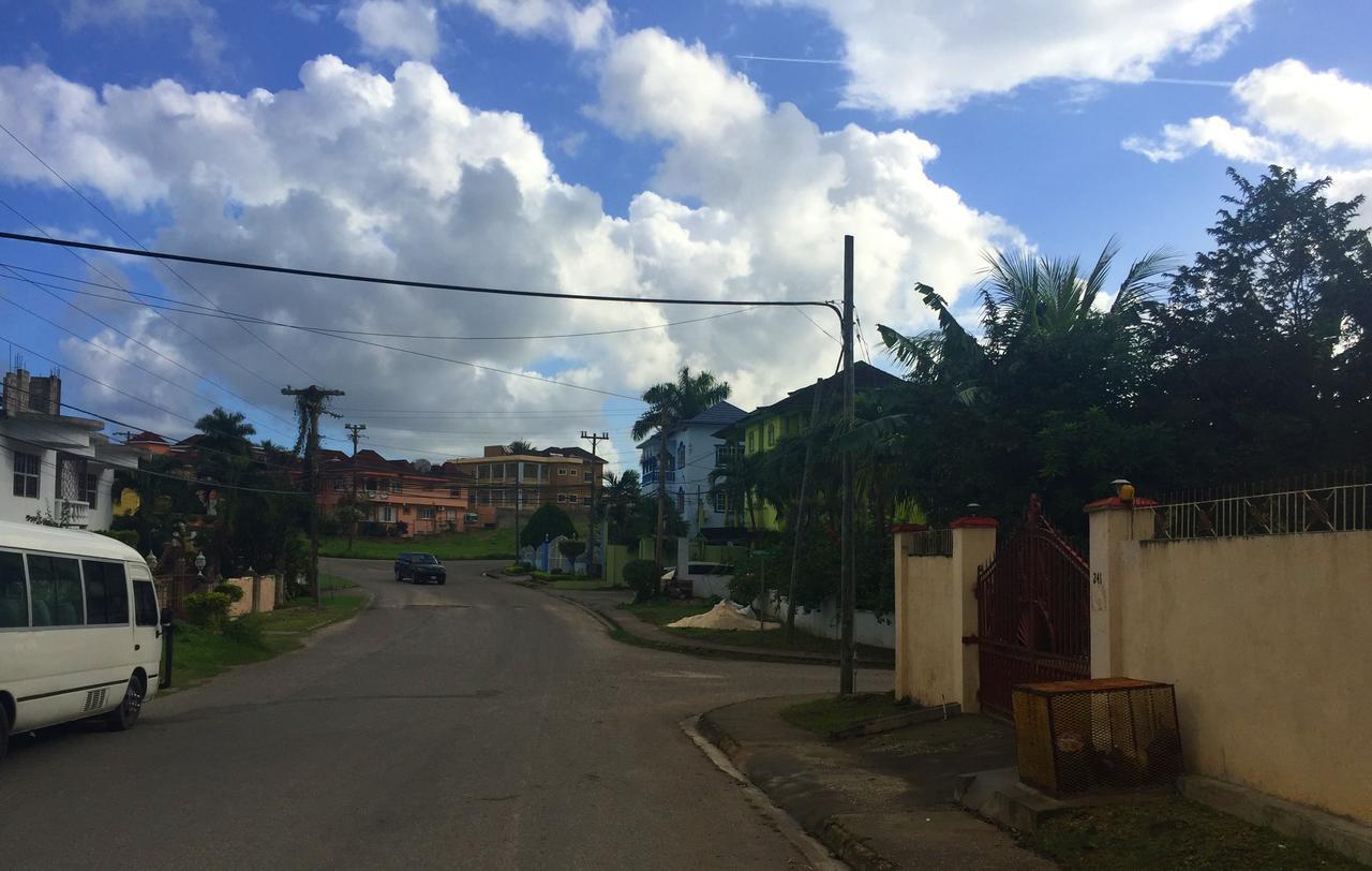 Yaad Hostel Montego Bay Esterno foto
