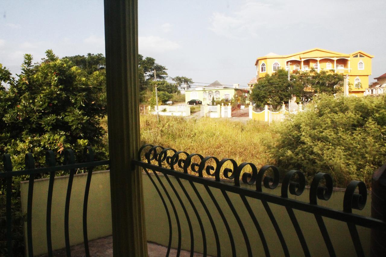 Yaad Hostel Montego Bay Esterno foto