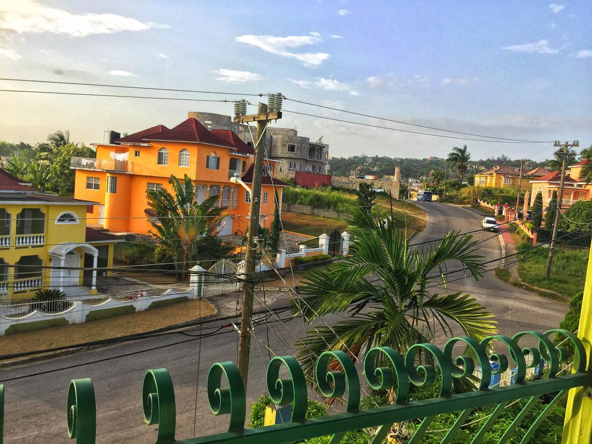 Yaad Hostel Montego Bay Esterno foto
