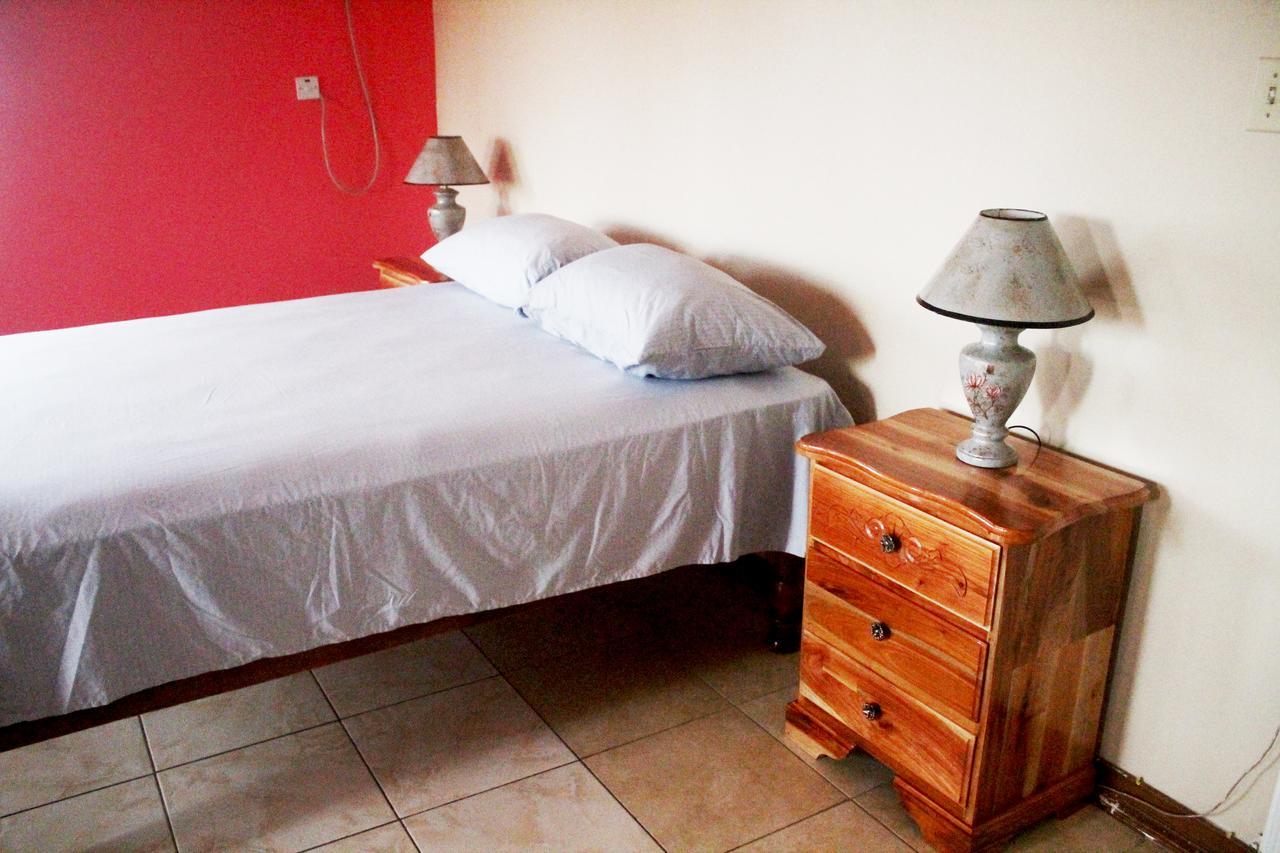 Yaad Hostel Montego Bay Esterno foto