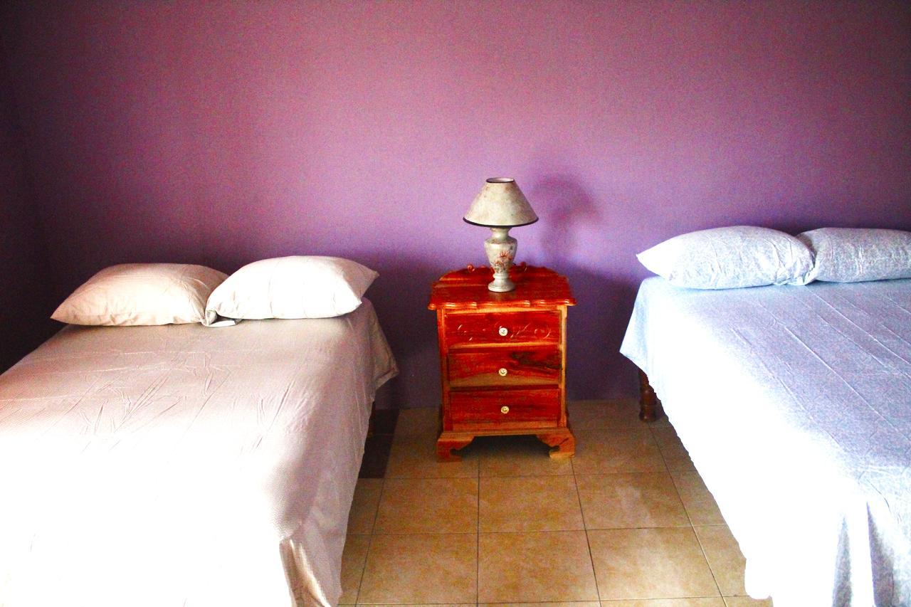 Yaad Hostel Montego Bay Esterno foto