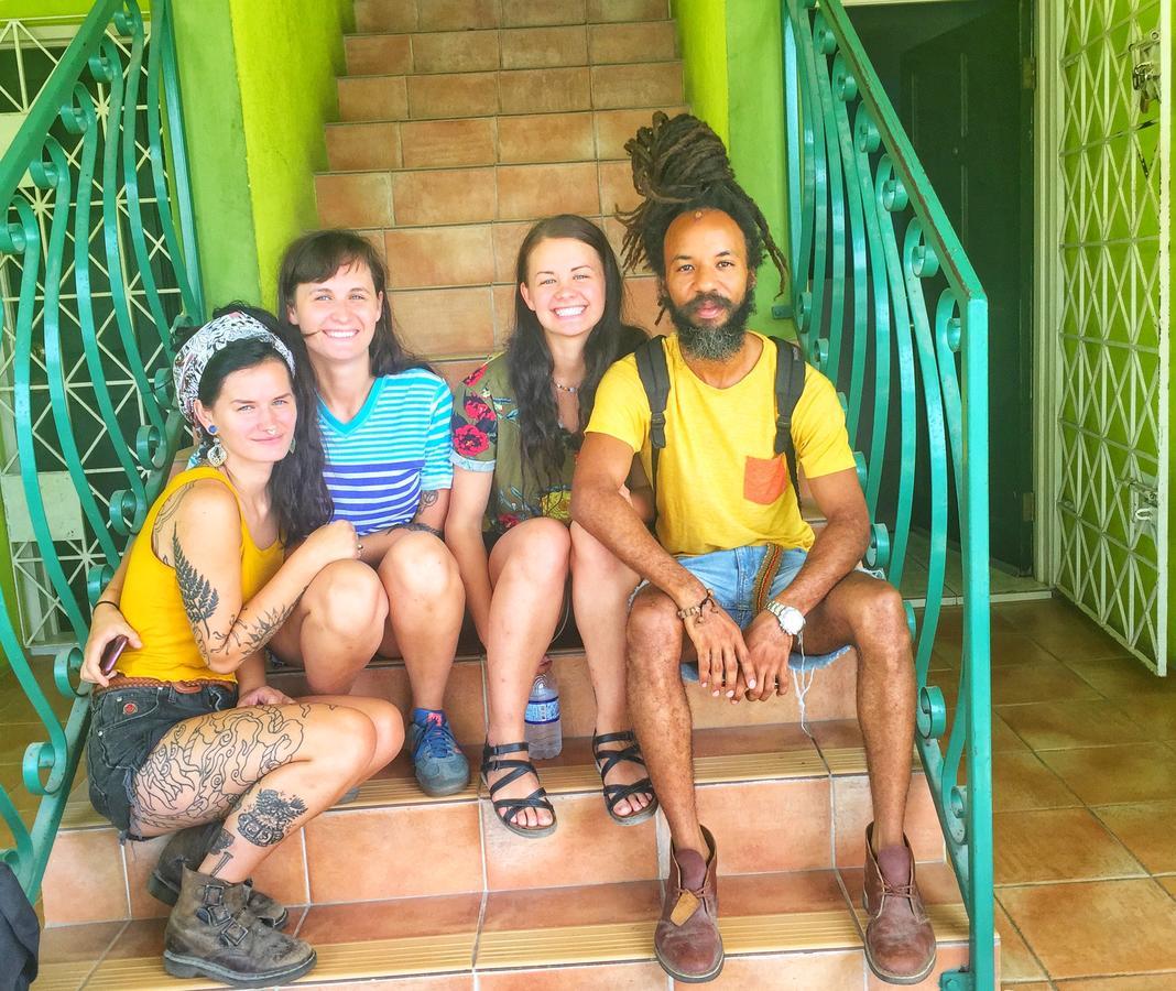 Yaad Hostel Montego Bay Esterno foto