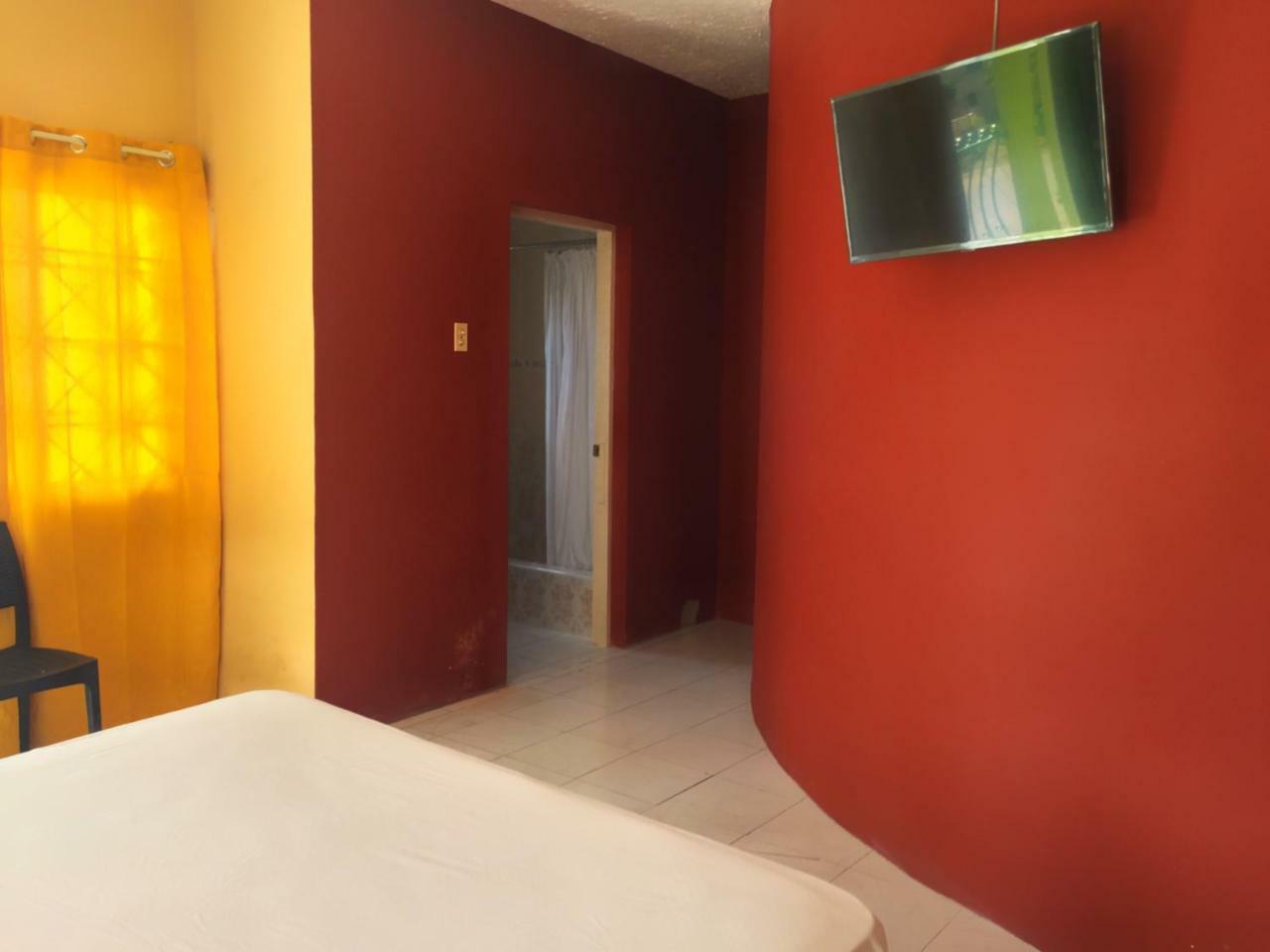 Yaad Hostel Montego Bay Esterno foto